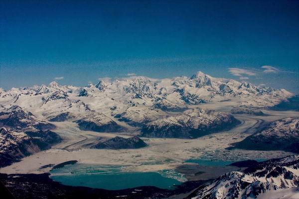 趁冰川融化之前，来一场冰川徒步吧