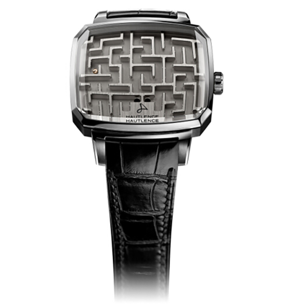 城会玩：这块十几万的“腕表”连时间都看不了