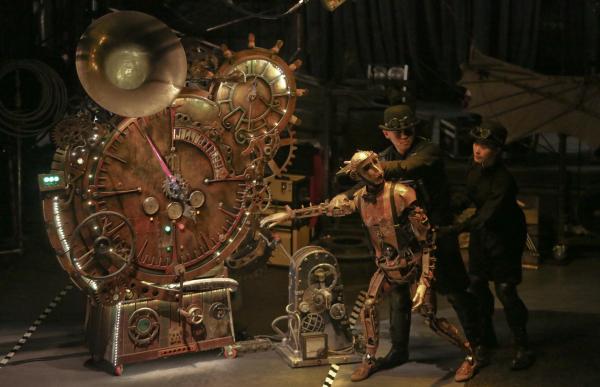 马良的“时光机”：用罕见的外壳，表达平淡的感情