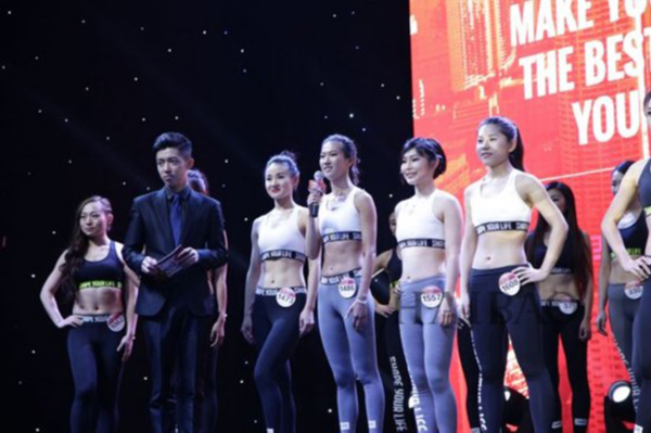 “马甲线”也分三六九等？7000美女腹肌PK究竟怎么比？