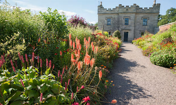 去英国，探访秘境花园