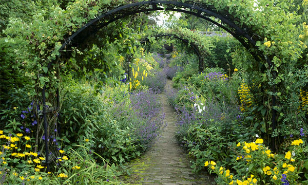去英国，探访秘境花园