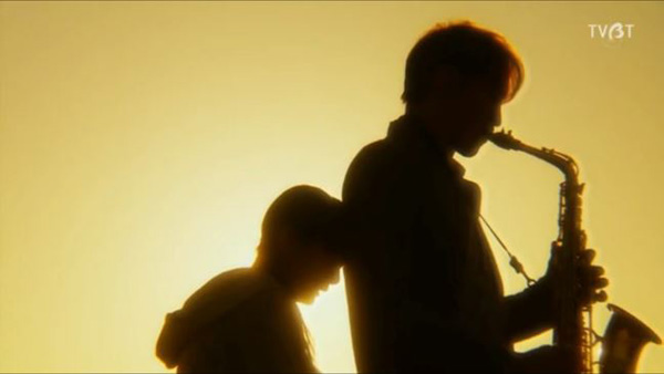 妈妈死了才半年，爸爸就娶了一个洋妞