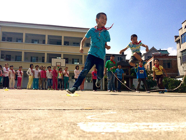 体育老师教你怎么用手机拍下孩子最纯真的瞬间