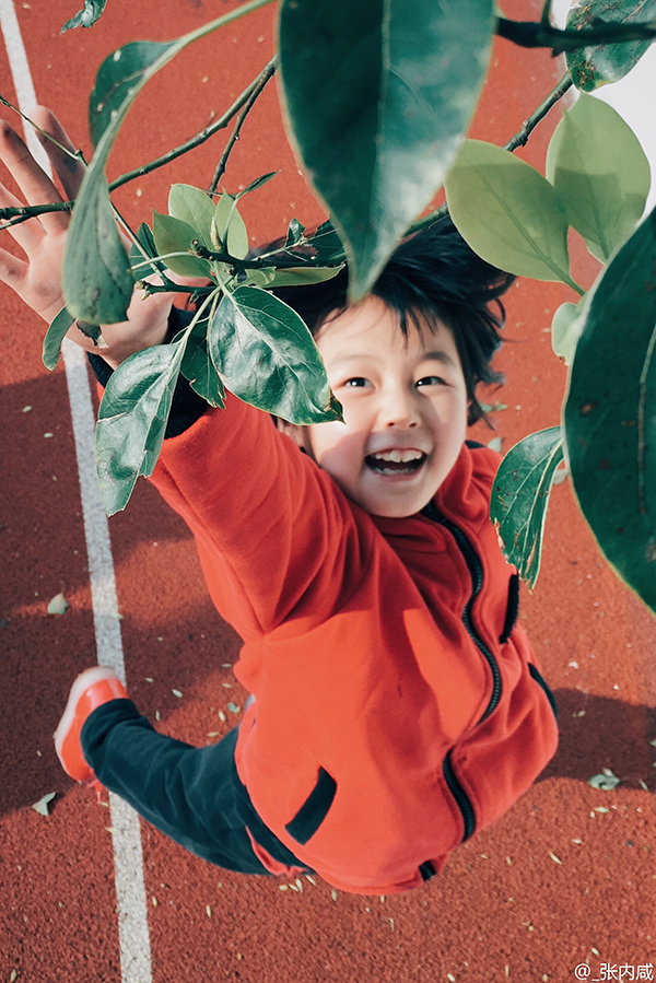 体育老师教你怎么用手机拍下孩子最纯真的瞬间