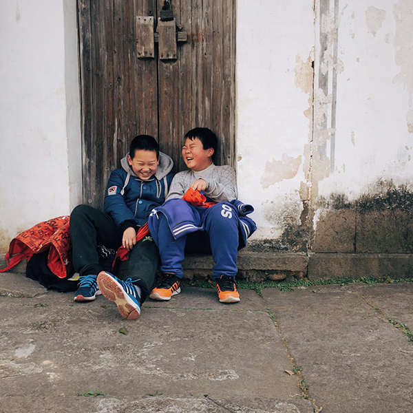 体育老师教你怎么用手机拍下孩子最纯真的瞬间