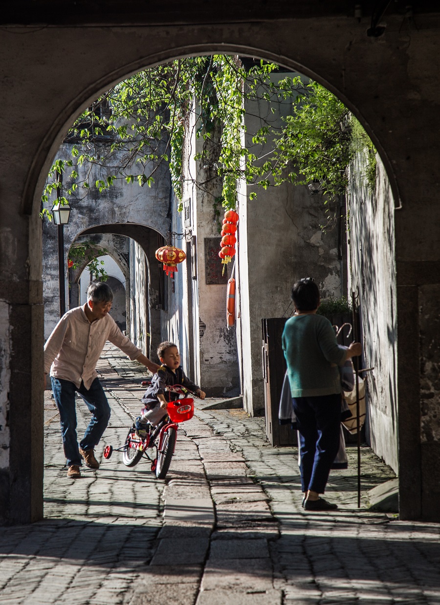 含饴弄孙的幸福 - 拍摄于南浔