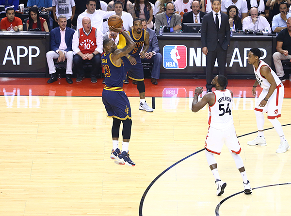 数读总决赛：原来骑士最爱投三分，他们竟比勇士准多了