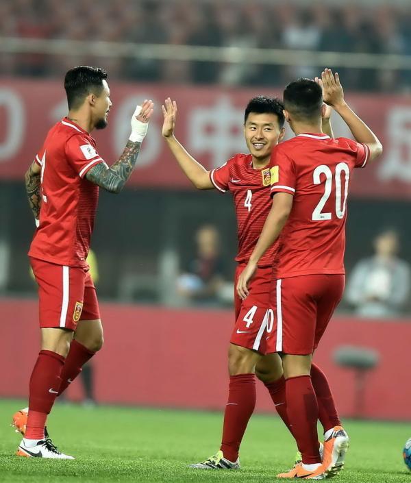 张玉宁国足首秀梅开二度！12强赛中国队找到靠谱前锋了？