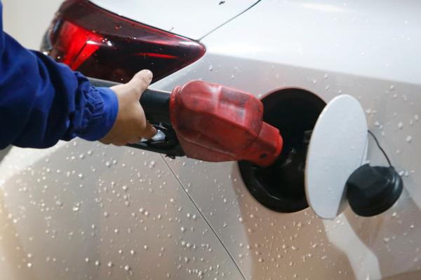 国际油价高位盘整，中国成品油价格下周大概率“四连涨”