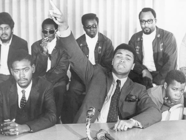 张佳玮 | 他是人类史上最传奇的运动员，没有之一