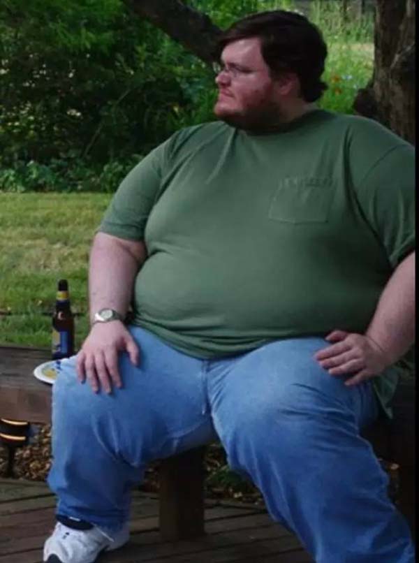 如何减掉354斤肥肉？遇到一个贴心的她，然后不停地跑