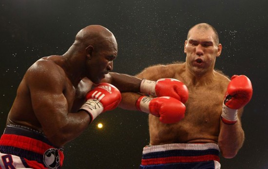 霍利菲尔德撰文悼念阿里：看他点燃奥运主火炬，是最美的一夜