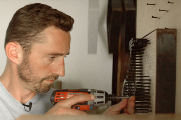 趣看｜“钉子户”打造人物肖像，祼眼3D感动盲人好友