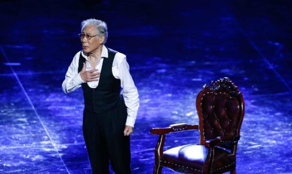 “甘道夫”练摊魔都相亲角，又在上海电影节和“康熙”同框