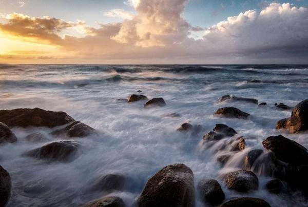 一边玩一边赚钱，他们是如何把旅行变成工作的？