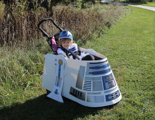 哪怕深陷困境也要追求美好，他们为腿脚不便的孩子改造轮椅