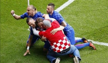 一夜述评 | 站在食物链顶端的男人！勒夫又找到了新食材