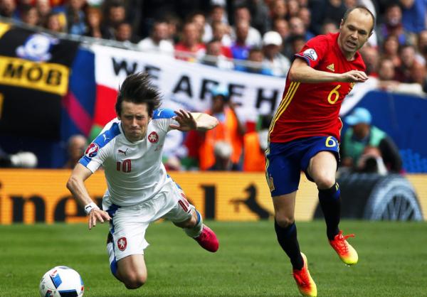 请赐我一个巅峰时期的比利亚和托雷斯吧......