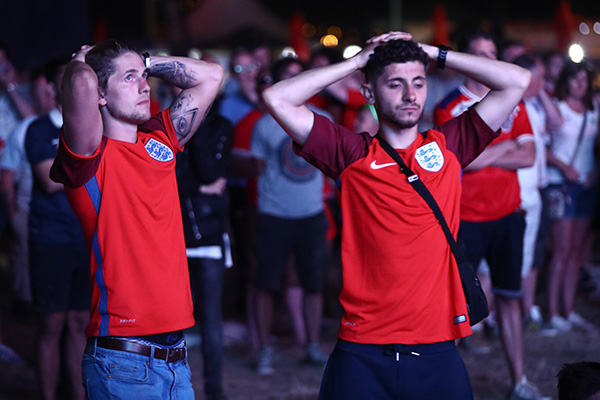 原来全球股票大跌，要怪在欧洲杯的头上？