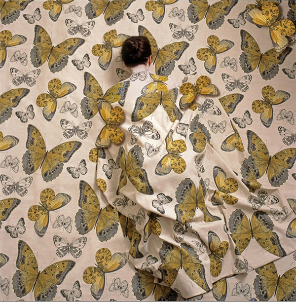 把自己拍美就是自拍最高境界？NO！把自己拍隐身才是！