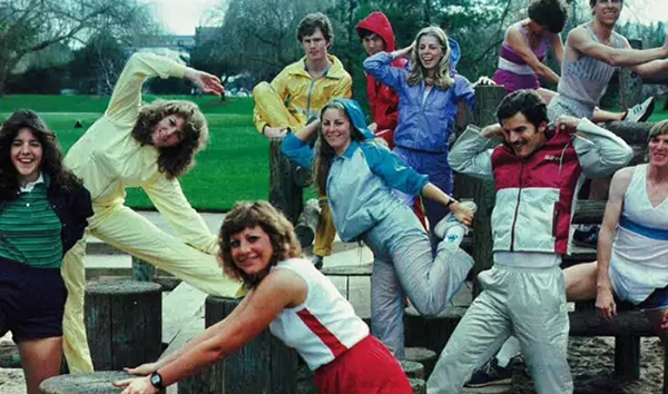 透视渔网、牛仔、吊带、高腰，原来跑圈才是真正的潮流圣地