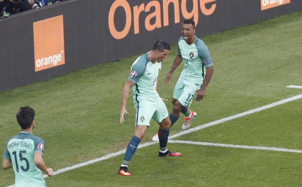 浪射、失点、扔话筒……但你能做的，就是继续相信C罗