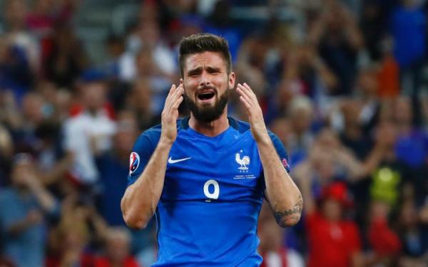 欧洲的9号都去哪了？满大街的汽车和严谨的青训毁了他们