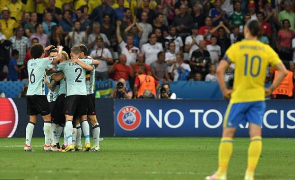 看球笔记 | 被C罗扔话筒的人，是葡萄牙年度最佳男记者啊