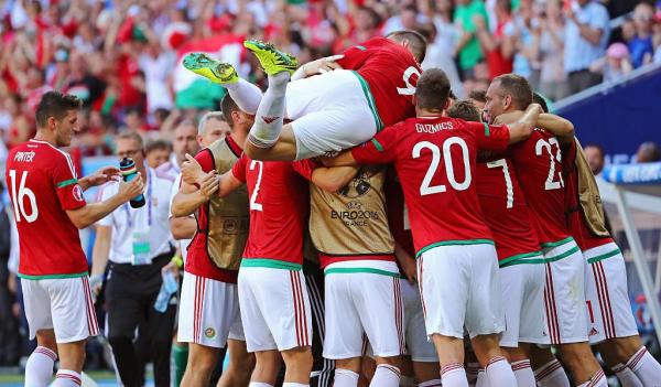 看球笔记 | 被C罗扔话筒的人，是葡萄牙年度最佳男记者啊