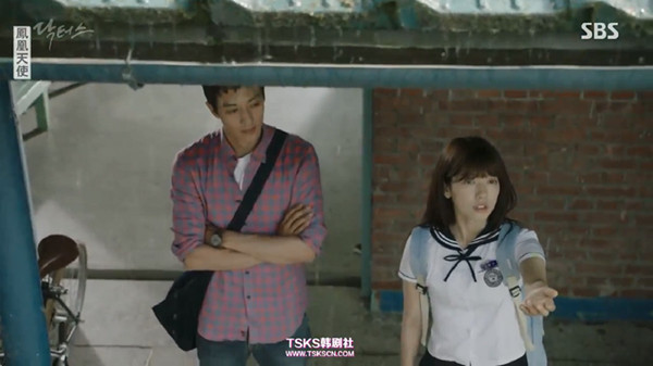 老师不睡学生，偶像不睡粉丝