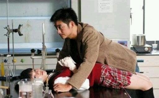 老师不睡学生，偶像不睡粉丝