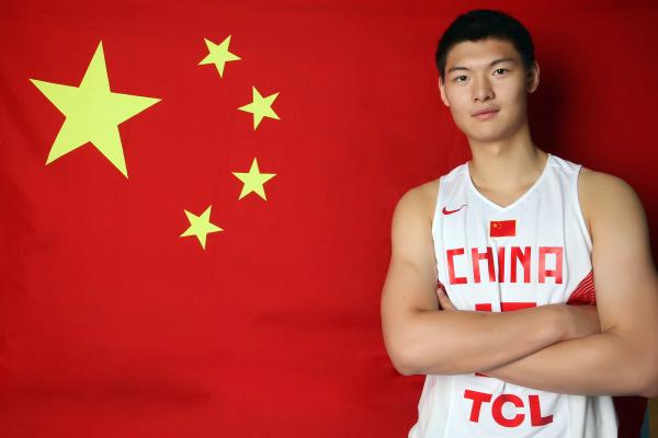 张佳玮 | 周琦去火箭，就像风清扬收了令狐冲