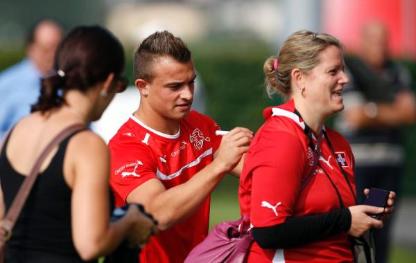 一生只有一次的表演，他终于过了把“梅西瘾”