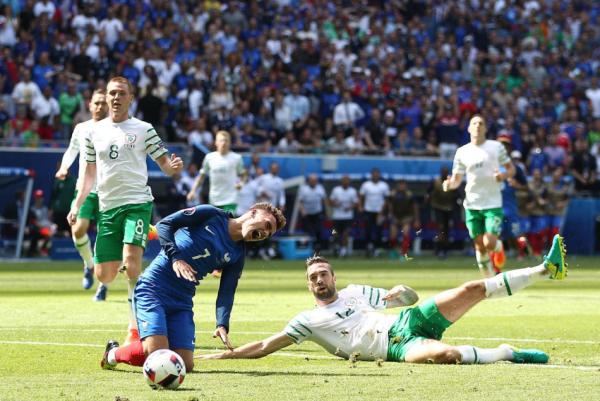 “小格子，真空霸”！德尚找到了格里兹曼的使用说明书