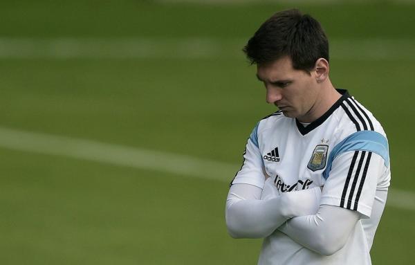 梅西这件国家队战袍有多重？家乡人都曾对他充满怨恨
