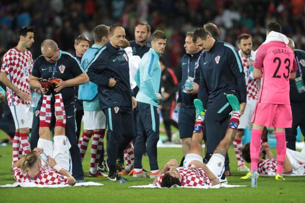 我们都急着看点球大战呢！为什么足球一定要保留加时？