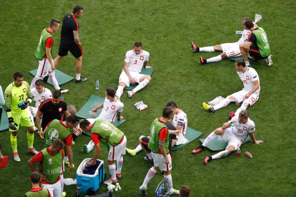 我们都急着看点球大战呢！为什么足球一定要保留加时？