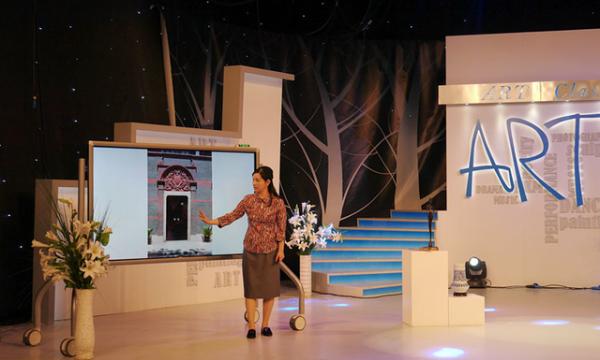 看电视｜上海的观众听众们，这是一个应接不暇的暑假