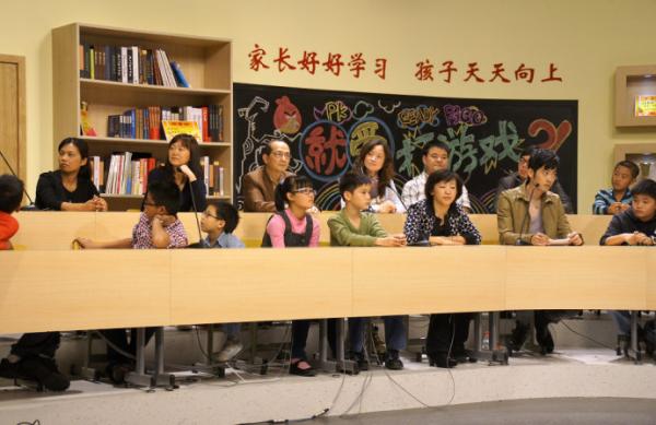 看电视｜上海的观众听众们，这是一个应接不暇的暑假