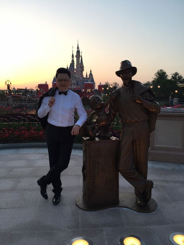 主持人金炜：我在上海迪士尼的15天