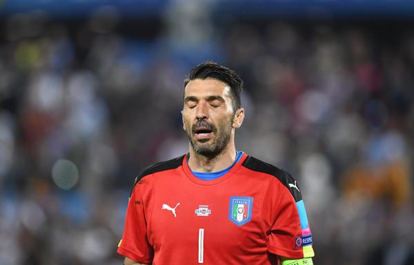 布冯只是“天下第二”？他熬过三代门将，20年唯有独自耸立