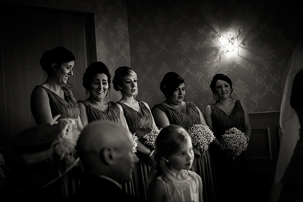 趣看｜9岁的婚礼摄影师：小身材，大味道