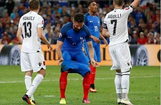 我无法阻止自己如此帅气迷人！满分大吉鲁，就是这么美