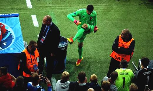 澎湃联播|国足究竟应该复制哪家的“奇迹”