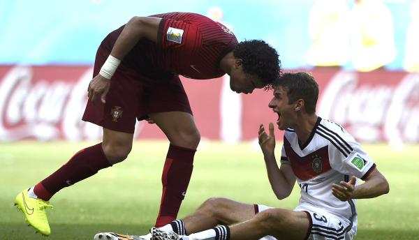 重拳、飞踢、黑脚……“武僧”佩佩：但我是一个好人