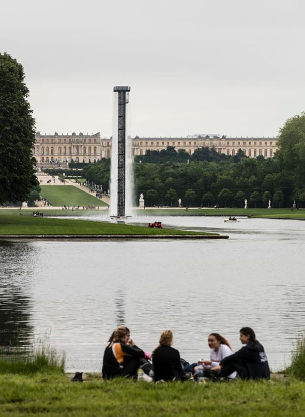 去路易十四的宫殿看超现实瀑布