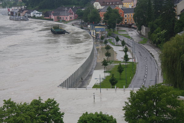 所谓的德国抗洪神器真有那么神吗？你看到的未必就是真相