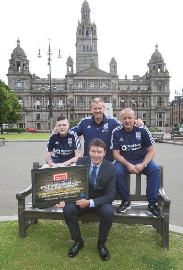 流浪汉也有世界杯！64国参与，八成参赛者因足球重回社会