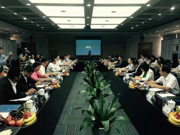 30多名潮商会会长拜访姚振华，“要支持尽管开口”